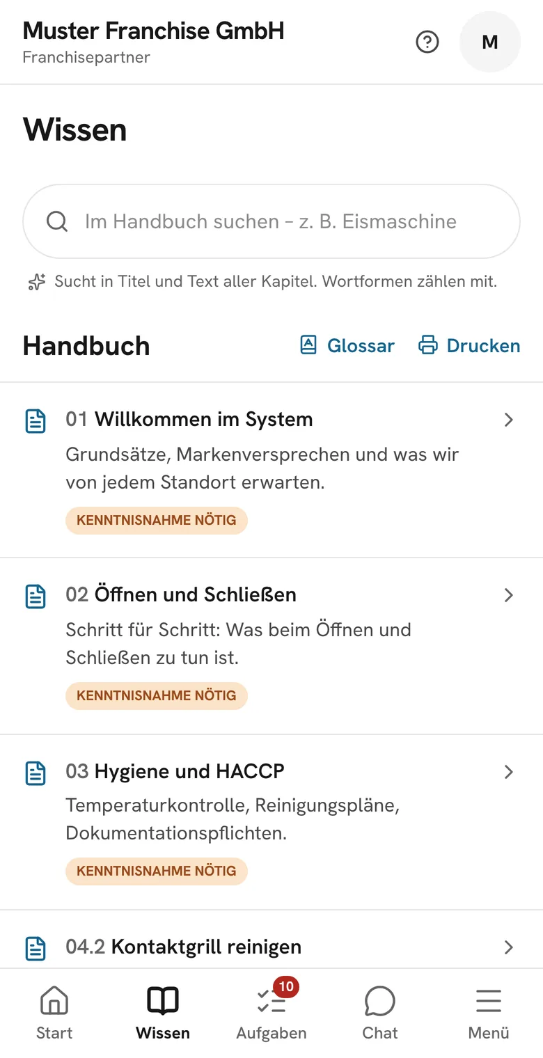 Manual in the app (German interface): search, chapters such as welcome, opening and closing, hygiene and HACCP, each with acknowledgement